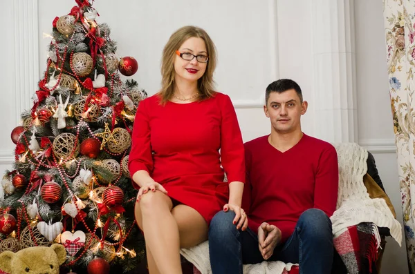 Hombre Sorpresa Mujer Para Navidad — Foto de Stock