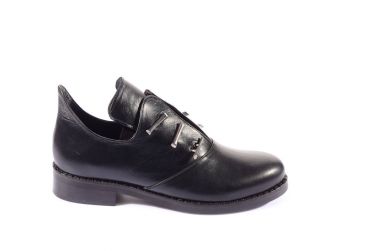 Beyaz arka plan üzerinde izole yeni yürüyüş botları çifti