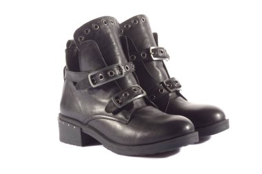 Beyaz arka planda kadın ayakkabıları