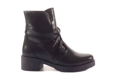 Beyaz arka planda kadın ayakkabıları