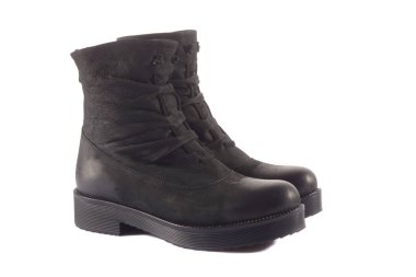 Beyaz arka planda kadın ayakkabıları