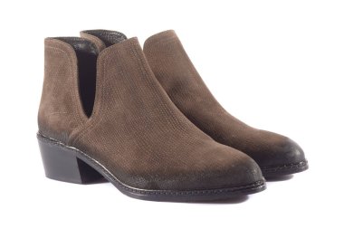 Beyaz arka planda kadın ayakkabıları