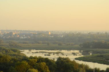 Şehirde günbatımı