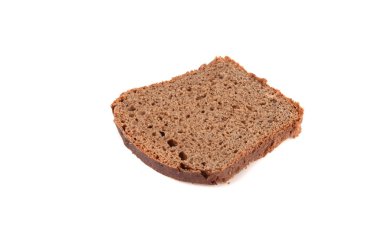 Siyah ekmek dilimlenmiş. Beyaz bir arka plan üzerinde izole. Üstten Görünüm