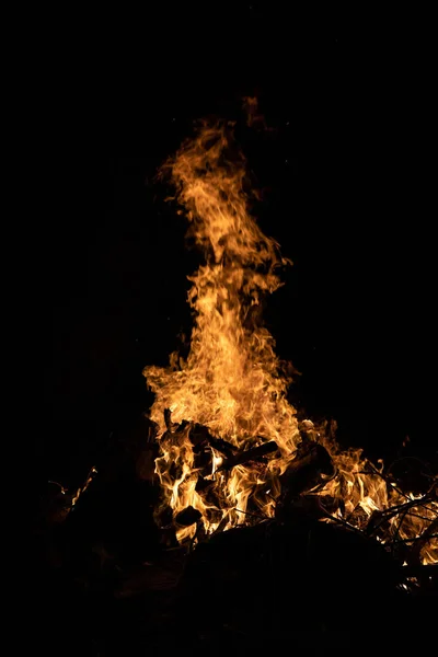 Night campfire with available space at left side. — Stock Photo, Image