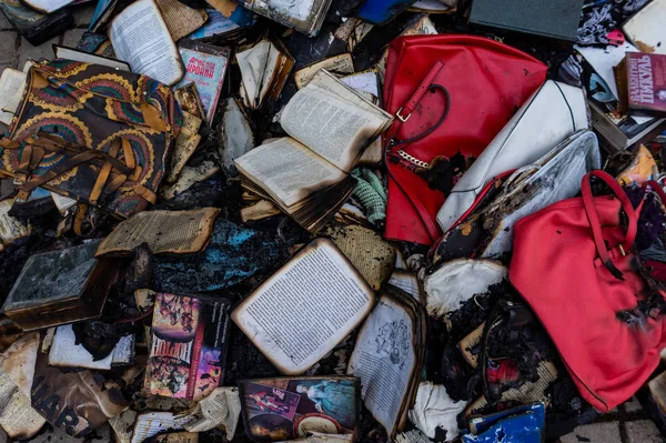 Burned books, rubbish. — Stock Photo, Image