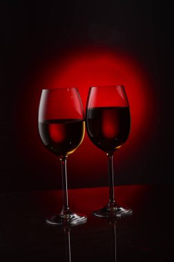 Bir bardak şarap stüdyosu.