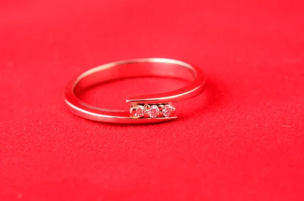 Złoty Pierścień Diamentami Widok Bliska — Zdjęcie stockowe