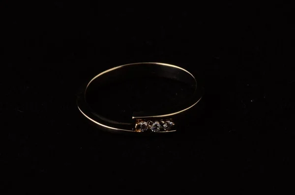 Gouden Ring Met Diamanten Dichtbij Uitzicht — Stockfoto