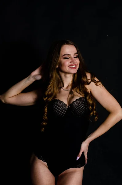 Hohe sexy brünette Dessous Studio Porträt — Stockfoto