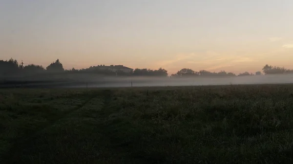 Beautiful View Field Farm Fog — Stockfoto