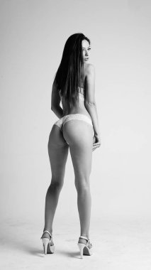 Kız iç çamaşırı beyaz arka plan üzerinde