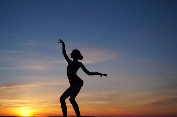 Dancer Dance Does Splits Air Sunset — Stock Photo, Image