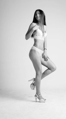 Kız iç çamaşırı beyaz arka plan üzerinde