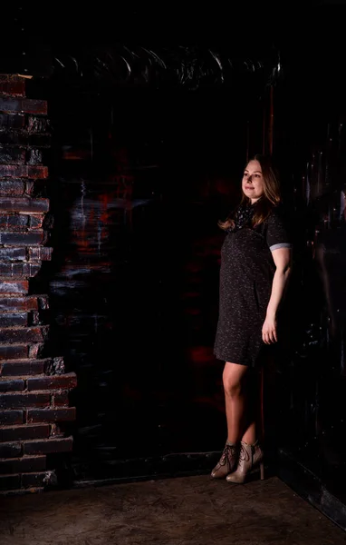 Jovem Vestido Posando Estúdio — Fotografia de Stock