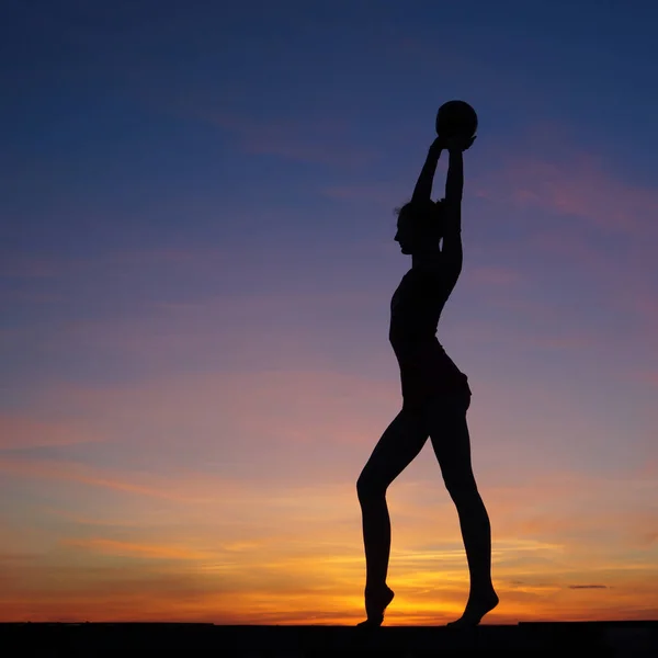 Dancer Dance Does Splits Air Sunset — Stock Photo, Image