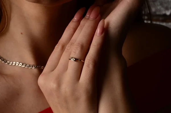 Beautiful Woman Engagement Ring Hand — Stock Photo, Image