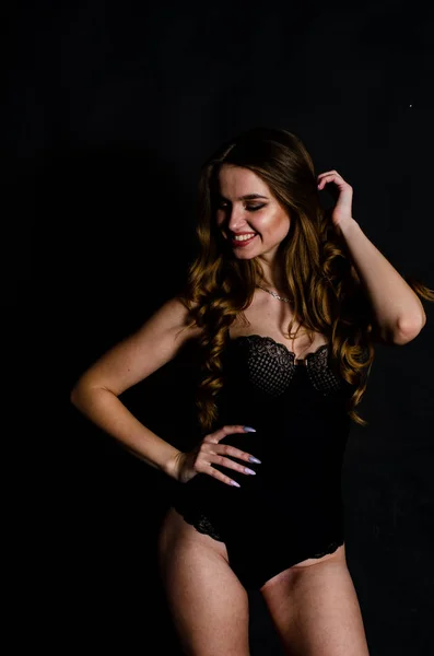 Hohe sexy brünette Dessous Studio Porträt — Stockfoto