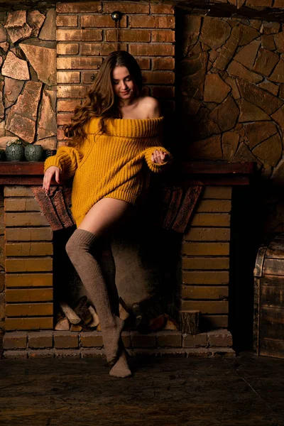 Beautiful Girl Posing Fireplace Luxury Interior – stockfoto