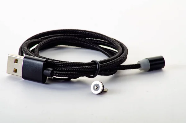 Шнур зарядки мобильного магнитного кабеля — стоковое фото