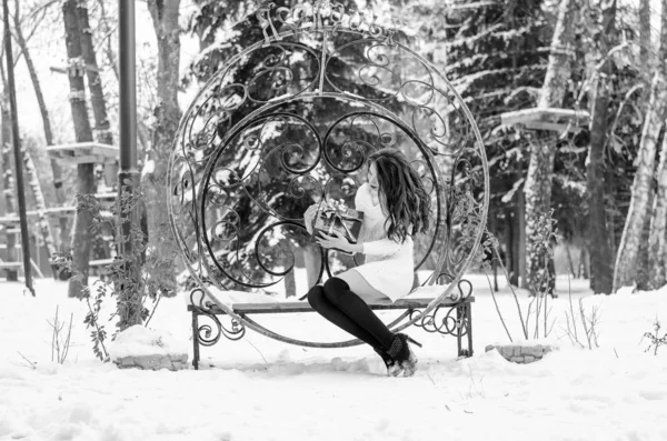 Schneekönigin. Porträt einer Winterfrau. — Stockfoto