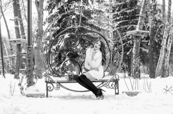スノークイーン。冬の女性の肖像. — ストック写真