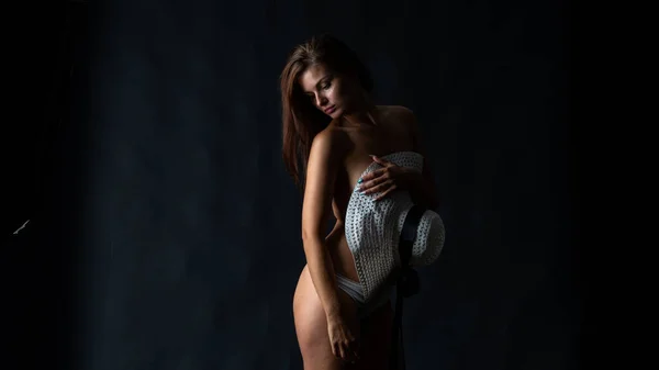 Jovem Bela Morena Mulher Com Perfeito Corpo Sexy Cueca Com — Fotografia de Stock