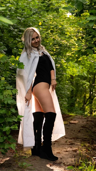 Sexy Blonde Woman White Cloak Nature — Stock Photo, Image