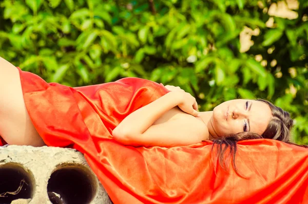 Beautiful Young Girl Dressed Red Dress Concrete Slabs Posing Summer — Stock Photo, Image