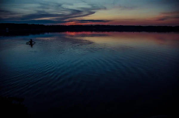 Vacker solnedgång över havet. — Stockfoto