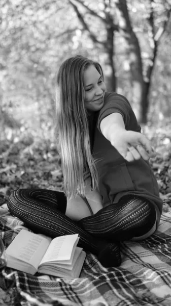 Young brunette model — Stock Photo, Image