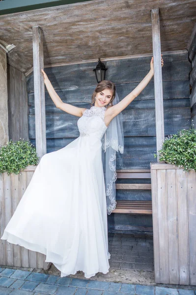 Wedding wedding day beautiful bride and elegant groom walking after wedding luxury 23.07.2017 Lutsk, Ukraina — Stock Photo, Image