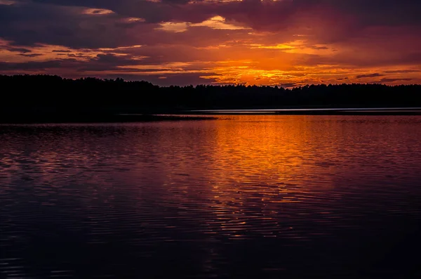 Nascer do sol no céu por do sol mar — Fotografia de Stock