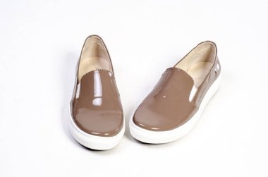 Kadın deri çizmeleri.