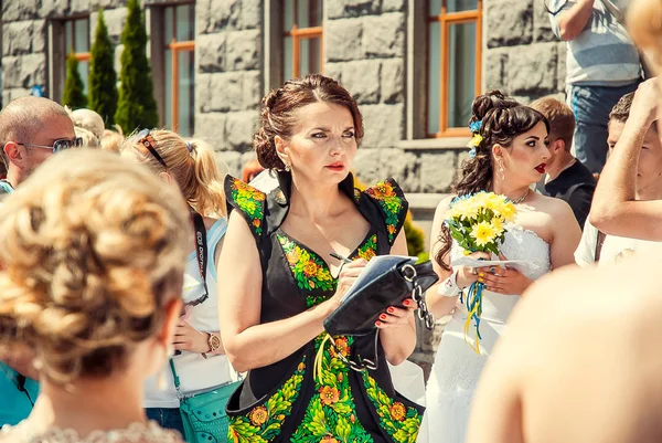 Menyasszonyi felvonulás, Luck Ukrajna 29 / 06 / 2014 — Stock Fotó