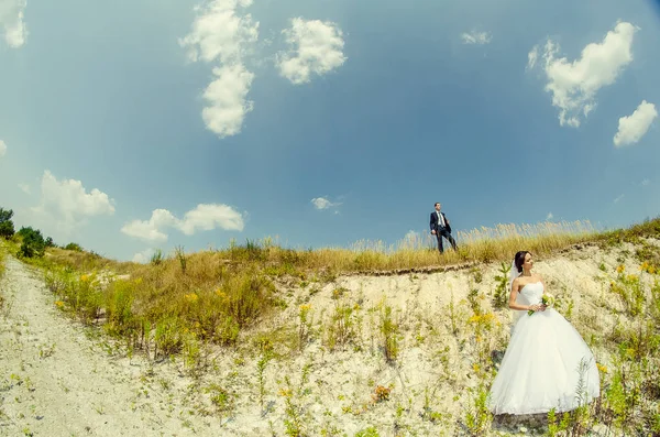 Ukraynalı güzel çift Lutsk 'ta evleniyor. — Stok fotoğraf