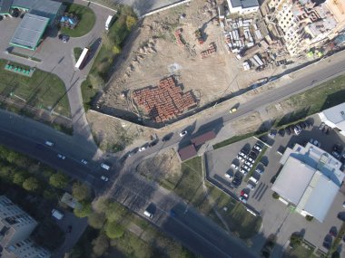 Bangkok 'taki Jatujak parkının en iyi manzarası. Sabahları insanlar buraya egzersiz yapmaya gelmeye bayılıyor. Bahçe dairesel ve üçgen geometrisine göre tasarlandı. Huzurlu bir işaret gibi görünüyor..