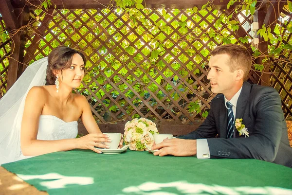 Lovely couple in Ukrainian wedding Lutsk — Stock Photo, Image