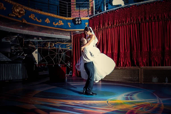 Illuminated Bride Groom Dancing Hall — Stockfoto