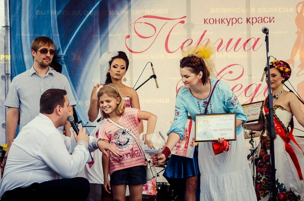 Desfile Nupcial, Lutsk Ucrania 29 / 06 / 2014 —  Fotos de Stock