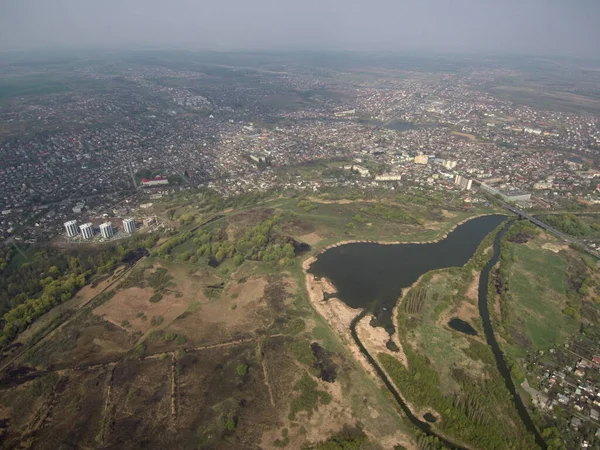 A vista superior do parque Jatujak na cidade de Banguecoque. De manhã as pessoas são amor vindo para exercer aqui. O jardim é projetado para a geometria de circular e triângulo olhar como sinal pacífico . — Fotografia de Stock