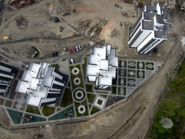 Bangkok 'taki Jatujak parkının en iyi manzarası. Sabahları insanlar buraya egzersiz yapmaya gelmeye bayılıyor. Bahçe dairesel ve üçgen geometrisine göre tasarlandı. Huzurlu bir işaret gibi görünüyor..