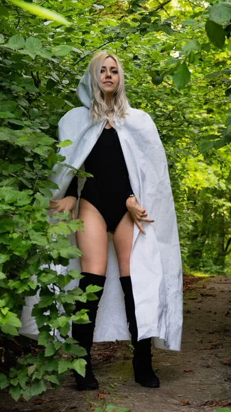 Sexy Blonde Woman White Cloak Nature — Stock Photo, Image