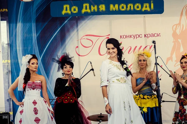 Bridal Parade, Lutsk Ukraine 29 / 06 / 2014 — стокове фото