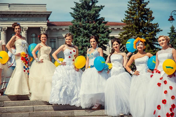 Bridal Parade, Lutsk Ukraine 29 / 06 / 2014 — стокове фото