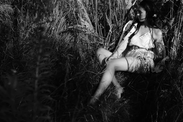 Vintage photo of a girl / sepia, black and white portrait of a beautiful young woman, happiness summer — Stock Photo, Image