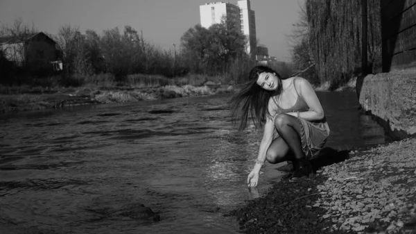 Young Girl Black Dress Riverbank — Stockfoto