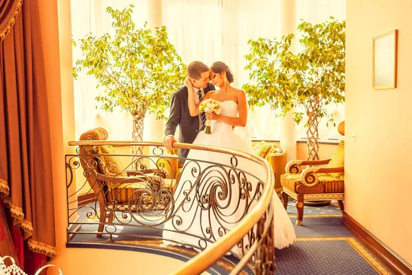 Newlyweds Couple Gently Posing Balcony Hotel — стоковое фото