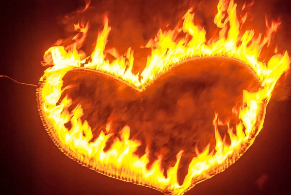 Ardente Coração Flamejante Com Chama — Fotografia de Stock