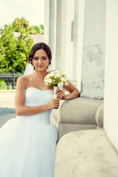 Lovely couple in Ukrainian wedding Lutsk — 图库照片